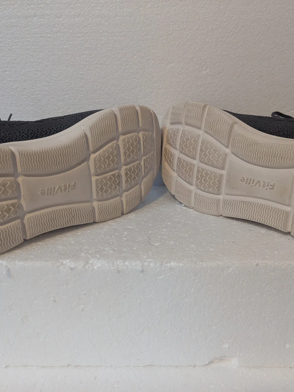 Men's Gray Athletic Knit Sneakers with White Sole